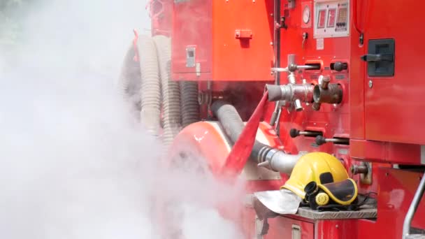 Vigili Del Fuoco Che Combattono Con Proprietà Protezione Antincendio Pompiere — Video Stock