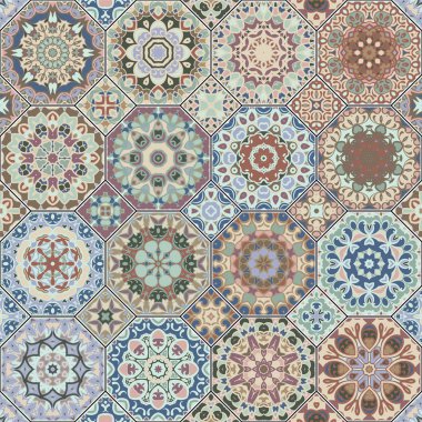 Sekizgen ve kare desenleri.