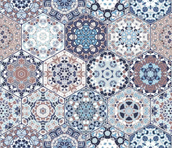 Brillante patrón sin costuras de azulejos hexagonales con adorno vintage . — Vector de stock