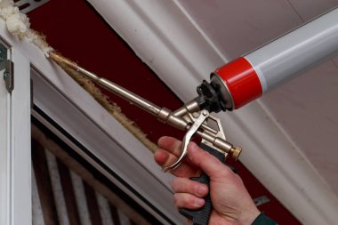 Windows yüklemesinde poliüretan köpük kullanarak