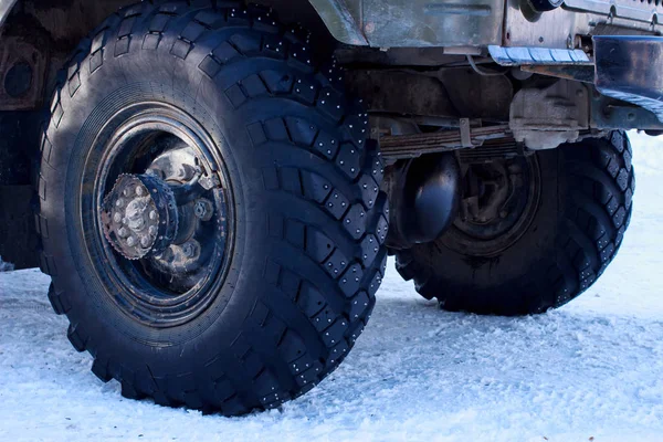 Machine Studded Tires Snow — Stock Photo, Image