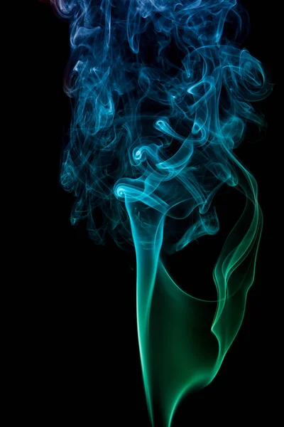 Fumaça Azul Ondulada Fundo Preto — Fotografia de Stock