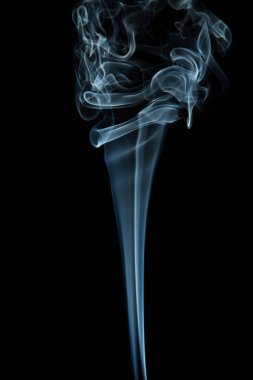 mavi siyah arka plan üzerinde duman hareketi
