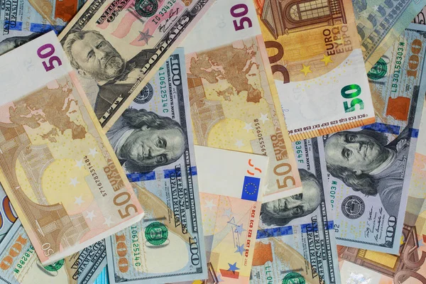 Tło Dolarów Euro Rozrzucone Losowo — Zdjęcie stockowe