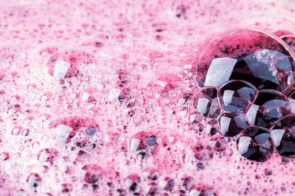 Розовые мыльные пузыри фона — стоковое фото
