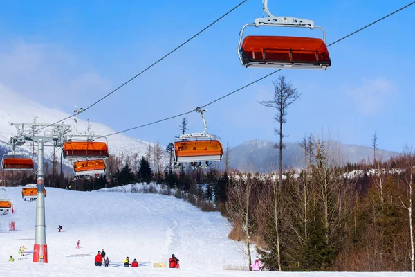 Chair lifts on the mountains — Stock Photo, Image
