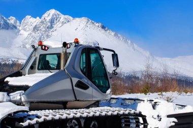 Kayak yamacı hazırlama makinesi