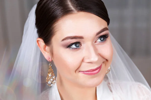 Girl in veil — Stock Photo, Image