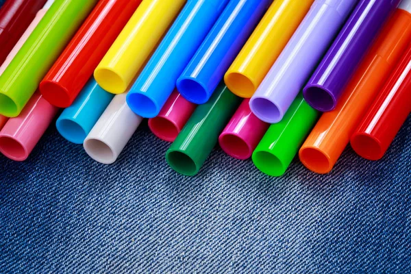 Marcadores de color en jeans — Foto de Stock