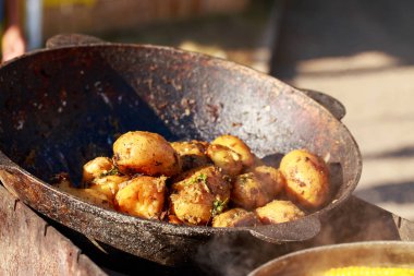 Kızarmış fırında patates