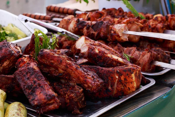 Pedaços de carne frita de perto — Fotografia de Stock