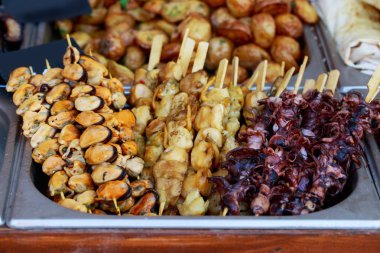 Deniz ürünleri kebabı