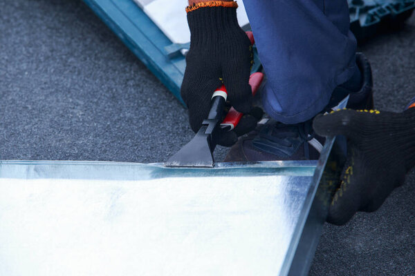 Специальные плоскогубцы для швов с коленным шарниром
