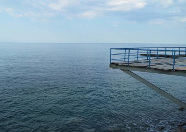 Gözlem güverte gözlem ve yüzme sırasında kurtarma için sahilde
