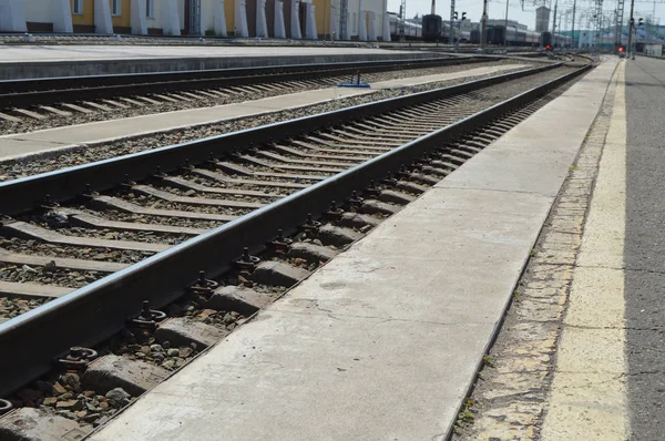 Demiryolu hatları tren rayları, çakıl ve uyuyanlar için — Stok fotoğraf