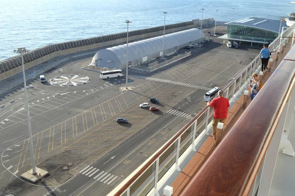 Parking and terminal scene from the cruise ship, top view, Civitavecchia, Italy, 7 October 2018 — Stock Photo, Image