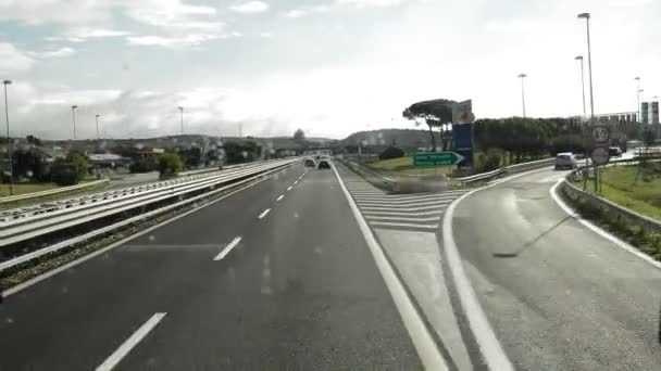 Ver Dentro Del Coche Través Del Parabrisas Hermoso Paisaje Tráfico — Vídeos de Stock