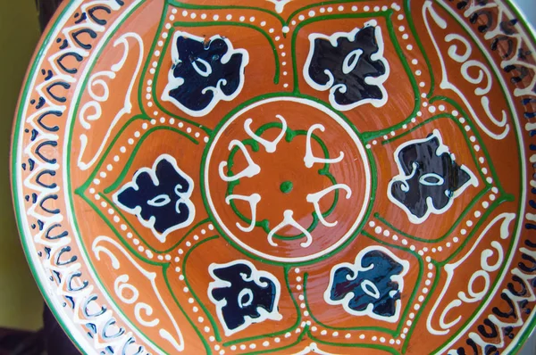 Traditionelle Authentische Bunte Handbemalte Asiatische Keramik Souvenirteller — Stockfoto