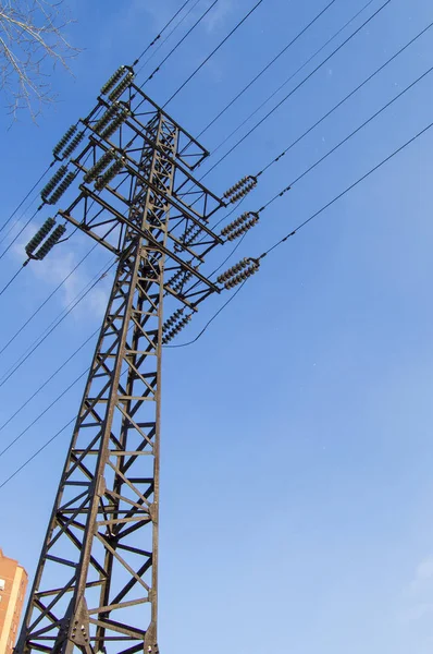 Línea Alimentación Alta Tensión 110 Soporte Metálico Cables Aislantes Contra — Foto de Stock