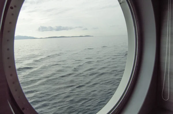 Στρογγυλή Φινιστρίνι Ένα Κρουαζιερόπλοιο Εσωτερική Θέα Μέσα Από Παράθυρο Για — Φωτογραφία Αρχείου