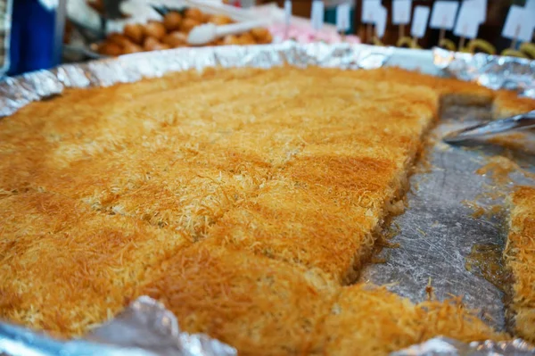 Traditional Arabic dessert-baklava, the concept of celebrating the Holy month of Ramadan and Eid al-Fitr, food background, sweet food — Stock Photo, Image