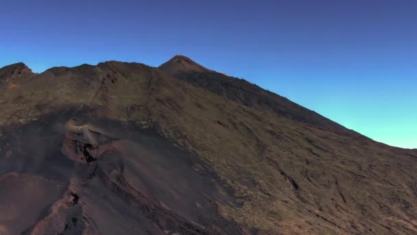 山は眠っている火山です — ストック動画