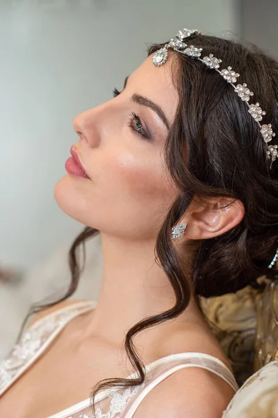 Модель со свадебным платьем Стоковое Фото