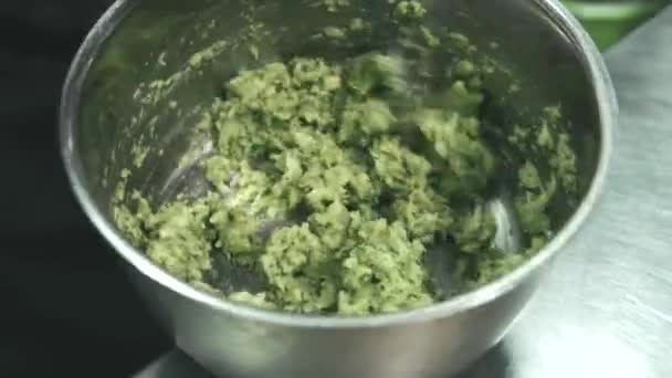 Cooking of vegetable puree — Stock Video