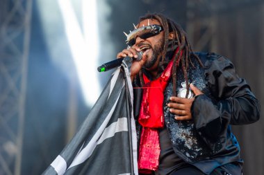 Panensky Tynec'te, Çek Cumhuriyeti - 30 Haziran 2018: şarkıcı Benji Webbe sırasında performans 30 Haziran 2018 Aerodrome Festivali Panensky Tynec'te, Çek Cumhuriyeti için Skindred.