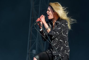 Panensky Tynec'te, Çek Cumhuriyeti - 30 Haziran 2018: şarkıcı Alison Mosshart Kills performans Aerodrome Festivali Panensky Tynec'te, Çek Cumhuriyeti için 30 Haziran 2018 sırasında.