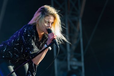 Panensky Tynec'te, Çek Cumhuriyeti - 30 Haziran 2018: şarkıcı Alison Mosshart Kills performans Aerodrome Festivali Panensky Tynec'te, Çek Cumhuriyeti için 30 Haziran 2018 sırasında.