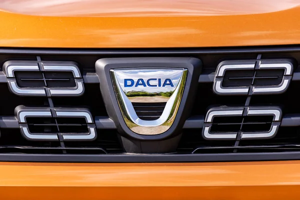 Prag Tschechische Republik August 2020 Das Logo Des Dacia Fahrzeugs — Stockfoto