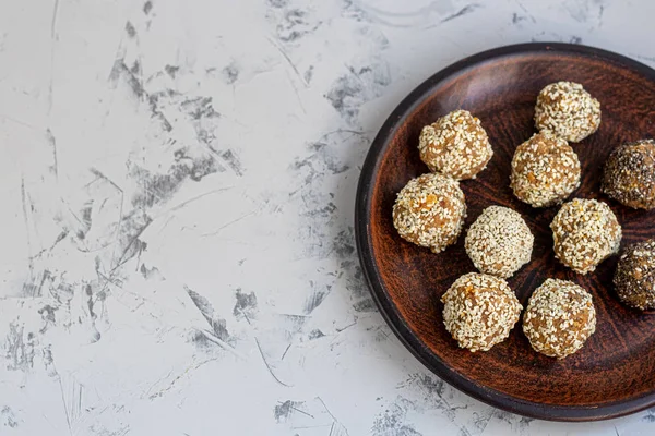 Flores Con Jengibre Lima Plato Hay Cupcakes Con Relleno Crema — Foto de Stock