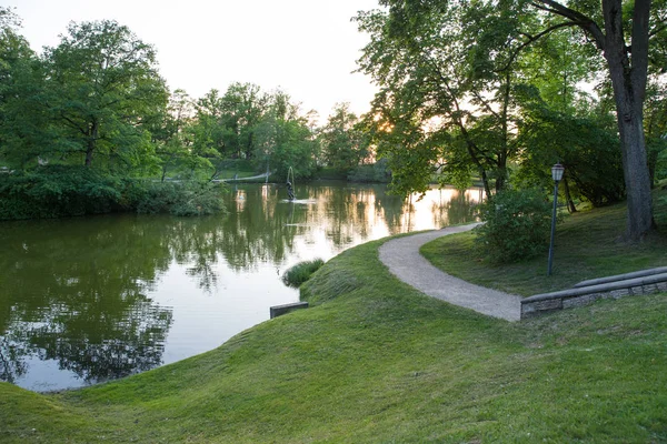 City Cesis Lettonia Città Vecchia Parco Giornata Verde Soleggiata 2018 — Foto Stock