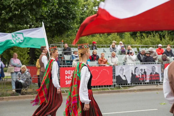 City Riga Letonya Koro Festivali Şarkıcılar Sokak Ulusal Kostüm Kültür — Stok fotoğraf