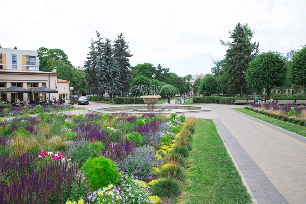 City Riga, Letonya. Eski Şehir, şehir merkezi park, halklar ve mimarisi. Sokaklar ve doğa 2018. Seyahat fotoğraf.
