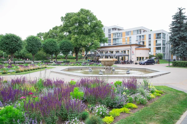 City Riga, Letonya. Eski Şehir, şehir merkezi park, halklar ve mimarisi. Sokaklar ve doğa 2018. Seyahat fotoğraf.