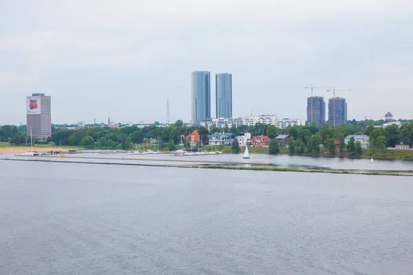 City Riga Letonya Köprü Nehir Daugava Bağlantı Noktası Binalar Kentsel — Stok fotoğraf