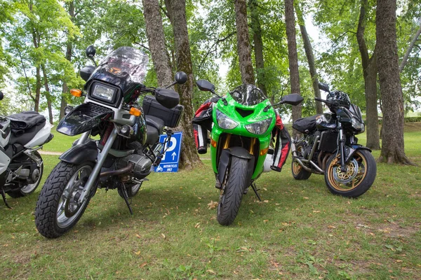 Miasta Cēsis Łotwa Pokaż Motocykl Wystawa Parku Miejskim Narodów Rowery — Zdjęcie stockowe