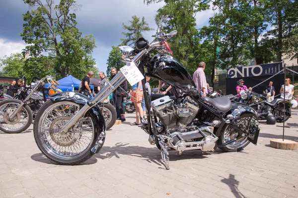 Miasta Cēsis Łotwa Pokaż Motocykl Wystawa Parku Miejskim Narodów Rowery — Zdjęcie stockowe