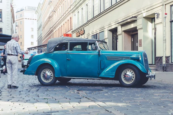 Ciudad Riga Letonia Festival Coches Oldtimer Capital Riga Vista Urbana — Foto de Stock