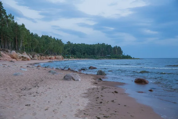 Stadt Veczemju Felsen Lettland Ostsee Mit Wellen Felsen Und Blauem — Stockfoto