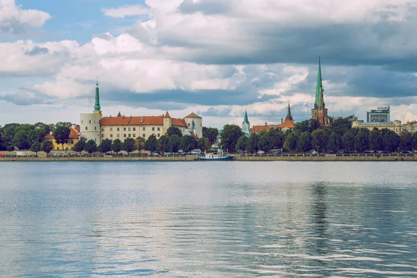 City Riga Letonya Eski Şehir Merkezi Köprü Mimarisi Seyahat Fotoğraf — Stok fotoğraf