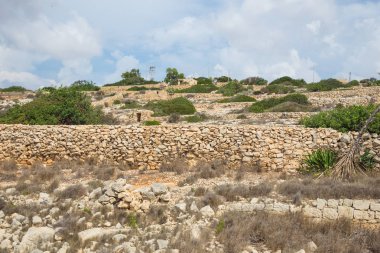 Kent Valleta, Malta, Avrupa. Kayalar ve hill. Doğa, yaz. Seyahat fotoğraf 2018 Eylül.