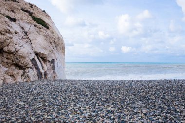 Şehir Paphos, Kıbrıs. Plaj ve masmavi bir deniz. Seyahat fotoğraf 2018, Aralık. Manzara ve doğa.