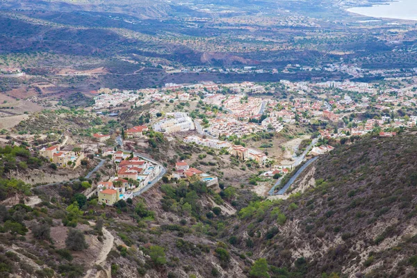 Ciudad Paphos Chipre Pueblo Naturaleza Casas Techos Arbustos Verdes Foto — Foto de Stock