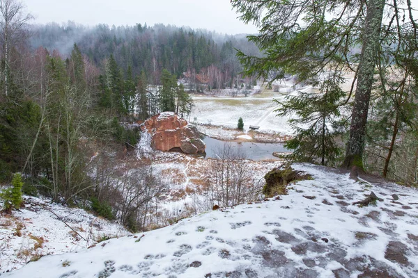 Staden Cesis Lettland Floden Amata Röda Klippor Och Floden Vintern — Stockfoto