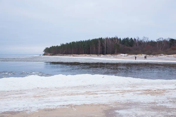 City Carnikava Latvia Frozen Baltic Sea Snow Peoples Cold Weather — Stock Photo, Image