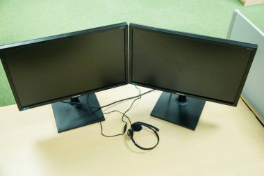 City Riga, Letonya. Tablo iç, masaüstü bilgisayar, siyah izler. Seyahat fotoğraf 2019, Ocak.