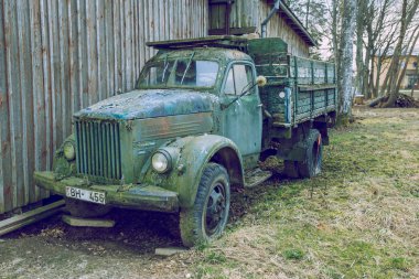 Eski Retro Vintage araba, gaz-51. SSCB 'de yapılmıştır. Seyahat fotoğrafı 2019.